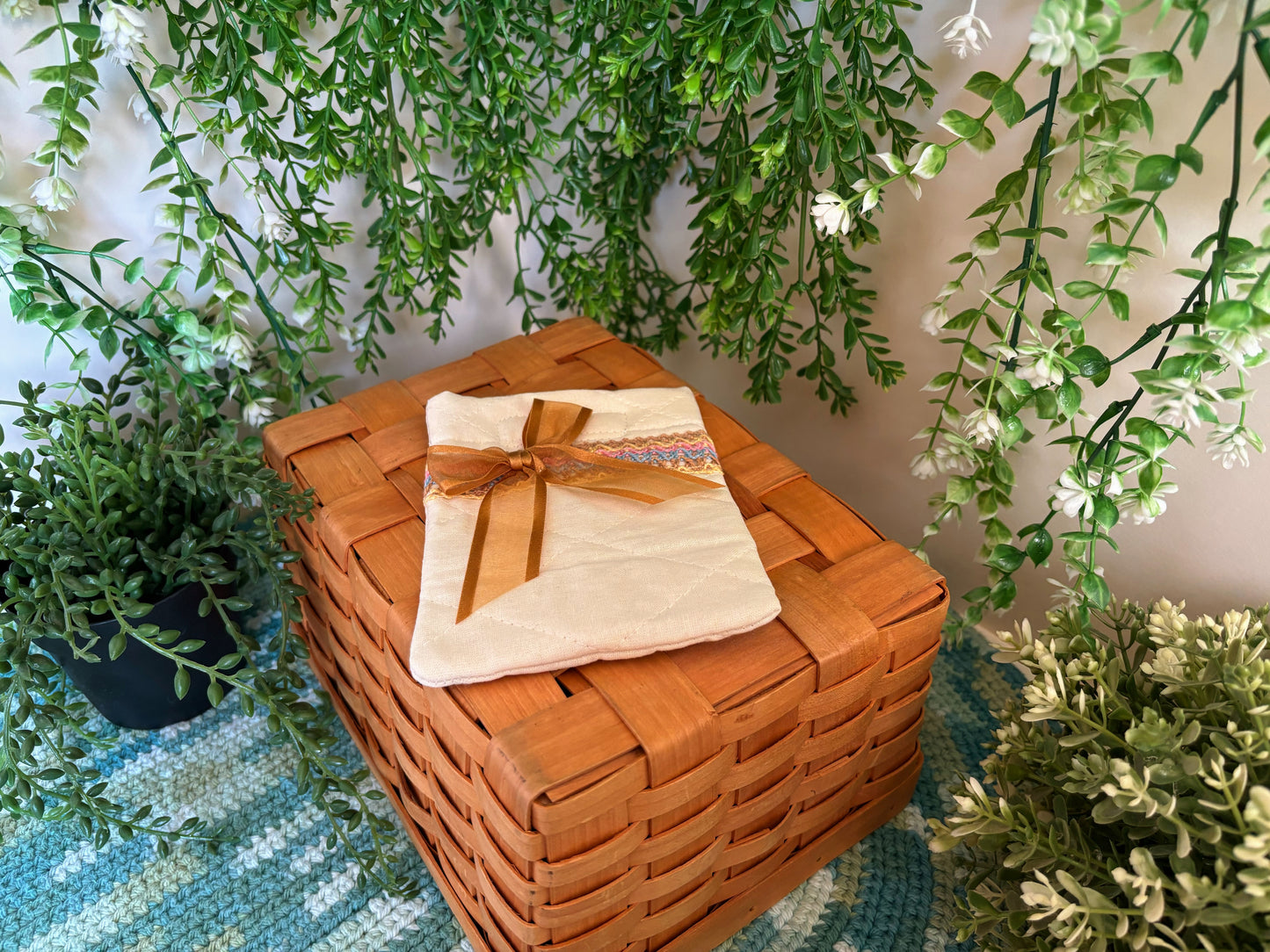 White with Gold Bow Handmade Mini Pouch