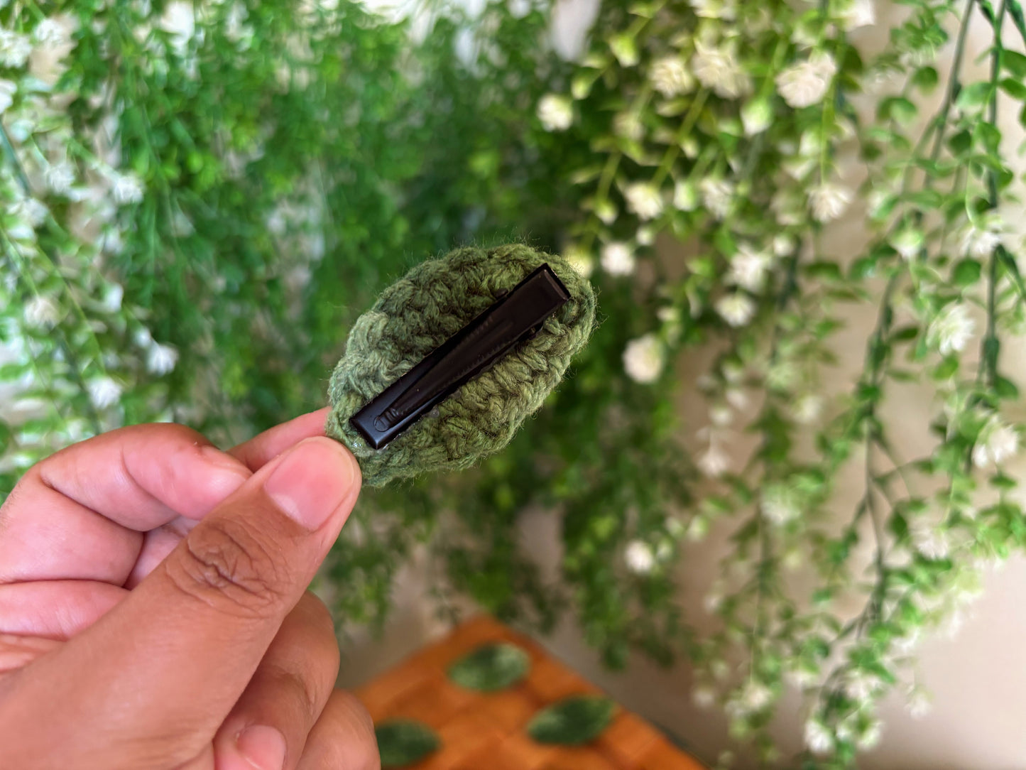 Dark Green Leaf Crochet Hair Pin