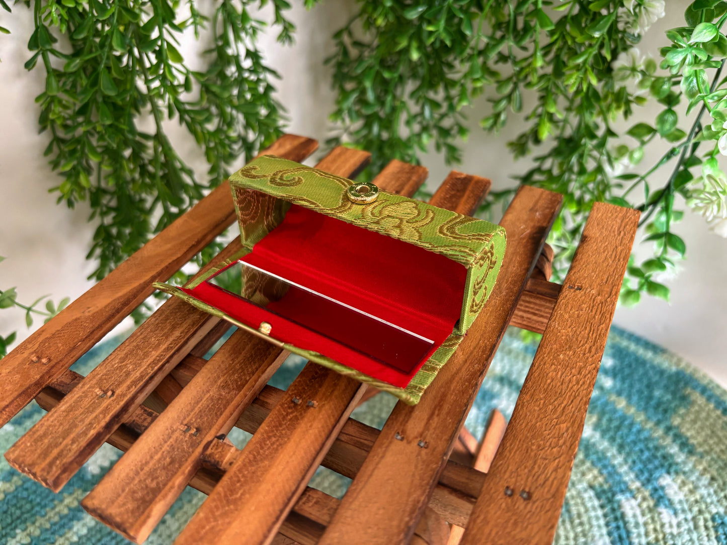 Green Lipstick Case for 1 Lipstick